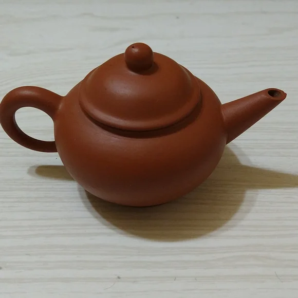 Vintage RARE Chinese Red Clay Mini Teapot / Handmade Yixing Zisha - Picture 3 of 5
